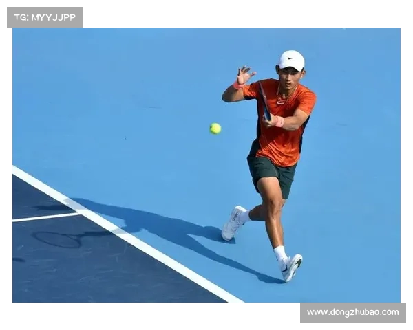 网球赛场风云再起 世界排名前十选手激战正酣 争夺冠军宝座 网球赛场风云再起 世界排名前十选手激战正酣 争夺冠军宝座